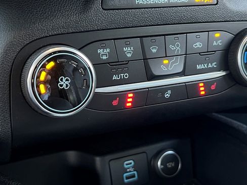 Used 2020 Ford Escape SEL image 33