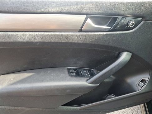 Used 2014 Volkswagen Passat 1.8T SE image 12