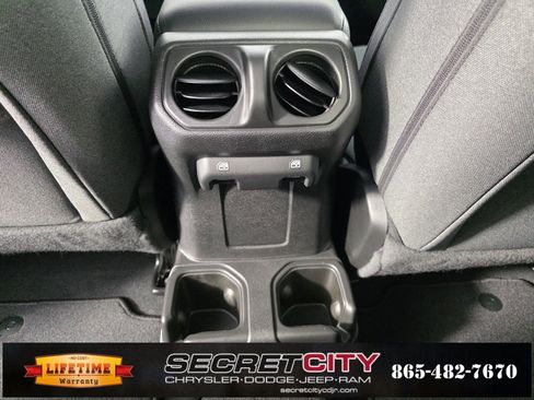 New 2025 Jeep Gladiator Sport image 27