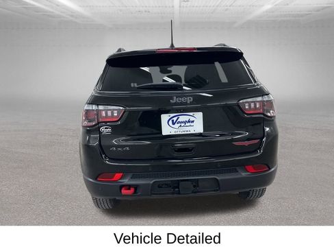 Used 2024 Jeep Compass Trailhawk w/ Trailhawk Convenience Group image 11