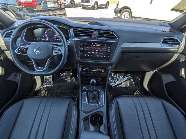 Used 2024 Volkswagen Tiguan SE R-Line FWD image 16