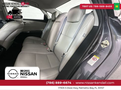 Used 2016 Toyota Avalon Limited w/ Toyota Safety Sense Package image 27