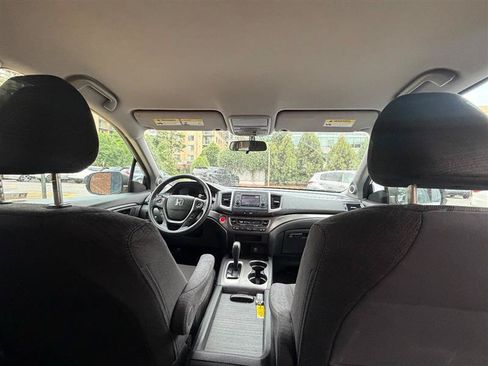 Used 2018 Honda Pilot LX image 27