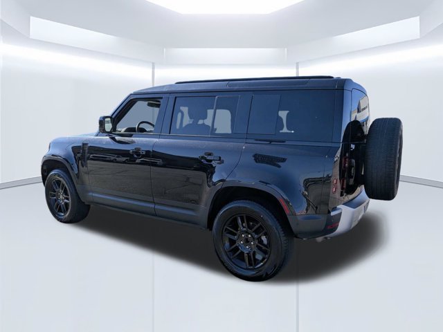 Used 2025 Land Rover Defender 110 S AWD/4WD image 8