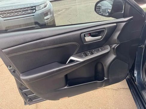 Used 2017 Toyota Camry XLE w/ Moonroof Package FWD image 14