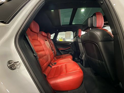 Used 2018 Porsche Macan GTS AWD/4WD image 15