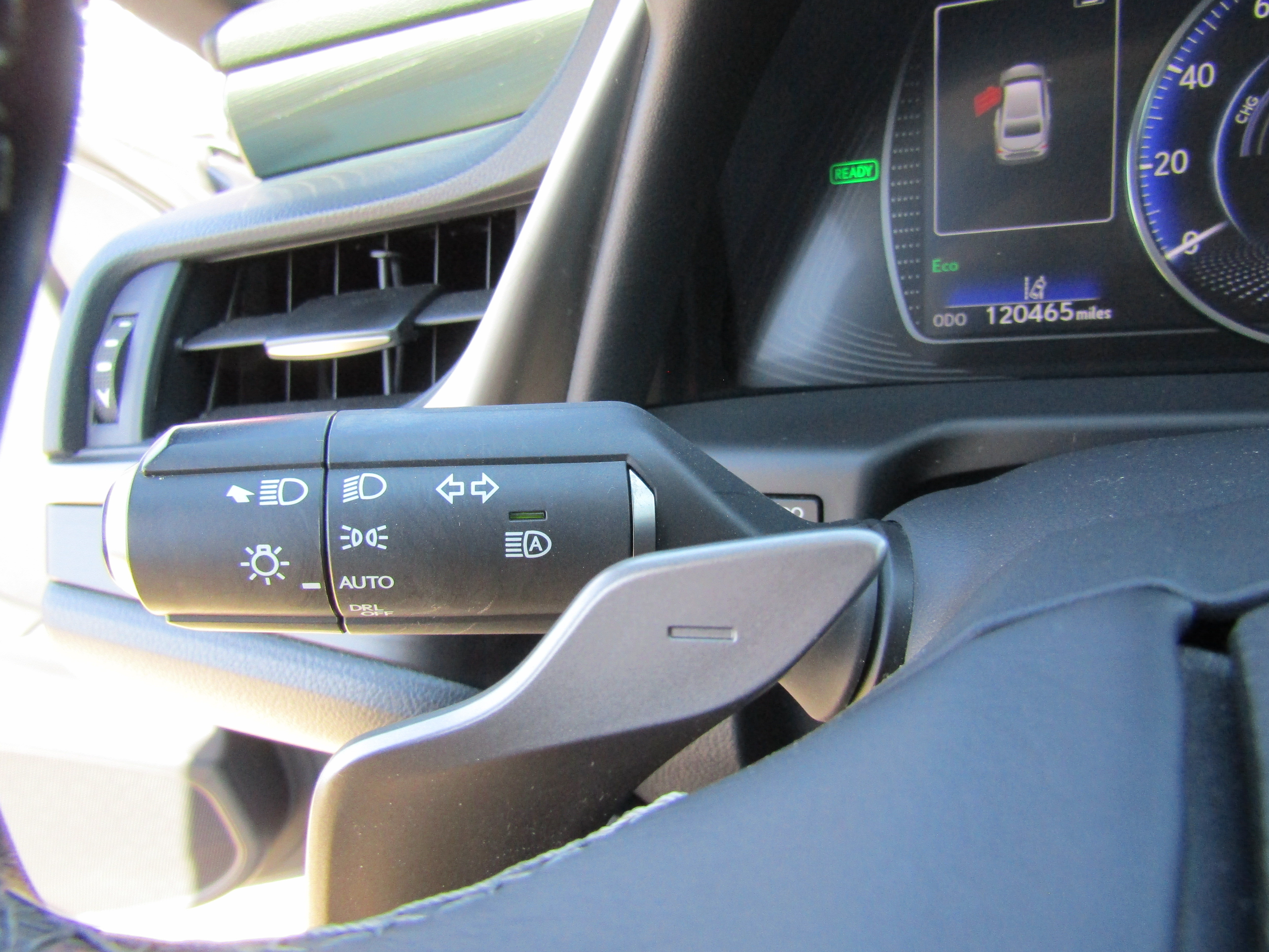 Used 2019 Lexus ES 300h FWD image 16