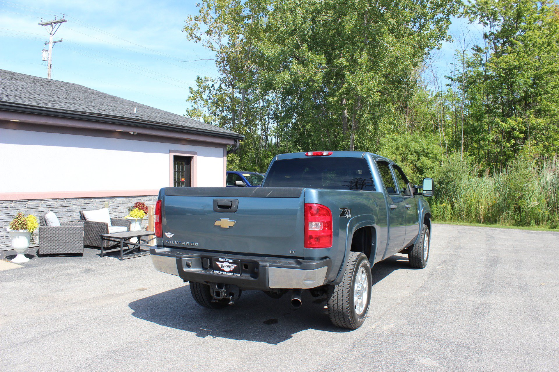 Used 2011 Chevrolet Silverado 2500 LT w/ Interior Plus Package AWD/4WD image 5