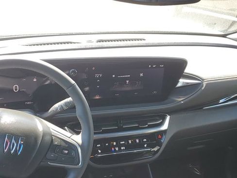 Certified 2025 Buick Envista Sport Touring FWD image 25
