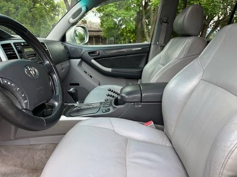 Used 2003 Toyota 4Runner Limited w/ 4Runner Convenience Pkg AWD/4WD image 17