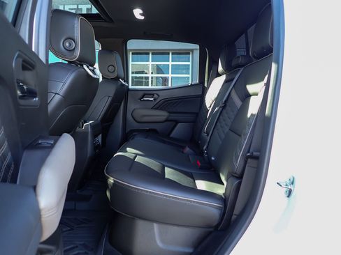 Used 2023 GMC Canyon Denali image 18