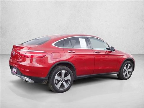 Used 2019 Mercedes-Benz GLC 300 4MATIC Coupe image 4