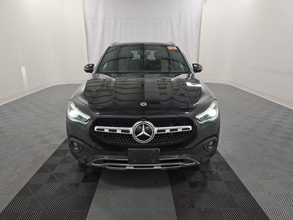Used 2023 Mercedes-Benz GLA 250 4MATIC w/ Premium Package image 2