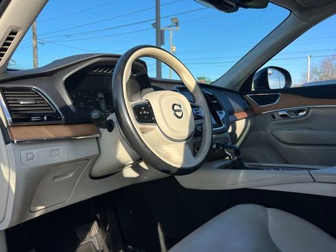 Used 2022 Volvo XC90 T5 Momentum w/ Advanced Package image 33