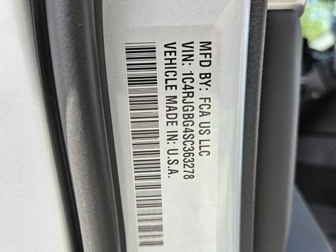 New 2025 Jeep Grand Cherokee Limited w/ Luxury Tech Group II image 20