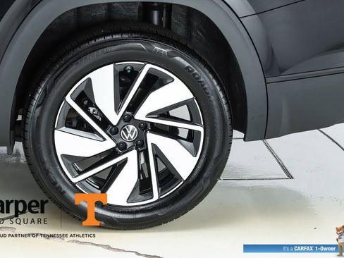 Used 2025 Volkswagen Atlas SE w/ Panoramic Sunroof Package image 6