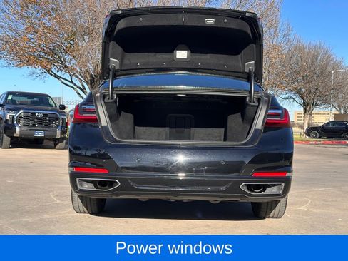 Used 2022 BMW 740i 740i w/ Premium Package image 13