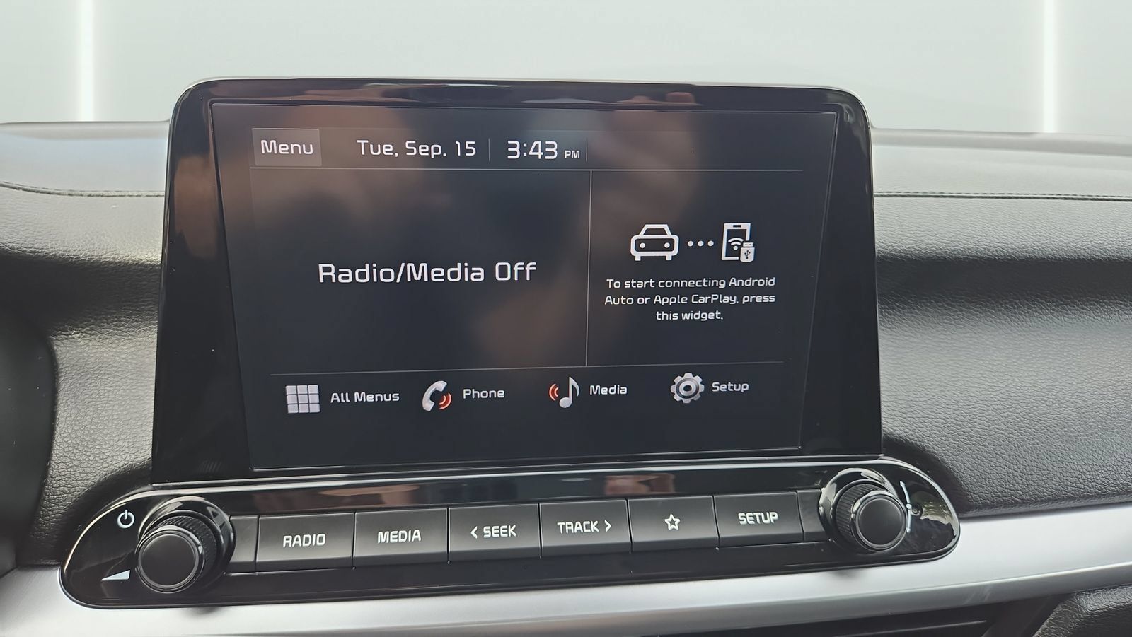 Used 2023 Kia Forte LXS w/ LXS Technology Package FWD image 13