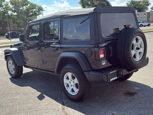 Used 2022 Jeep Wrangler Unlimited Sport image 4