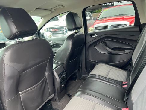 Used 2017 Ford Escape SE w/ SE Sport Appearance Package FWD image 10