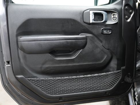Used 2024 Jeep Wrangler Unlimited AWD/4WD image 16