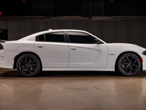 Used 2022 Dodge Charger R/T w/ Blacktop Package RWD image 10