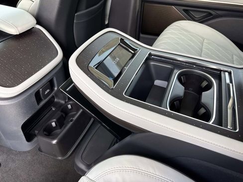 New 2026 Lincoln Navigator L Black Label AWD/4WD image 13