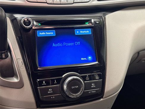 Used 2016 Honda Odyssey SE image 14