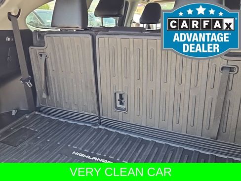 Used 2024 Toyota Highlander XLE AWD/4WD image 11