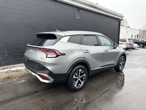 Used 2024 Kia Sportage EX image 2