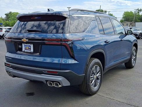 New 2026 Chevrolet Traverse LT w/ Driver Confidence Package FWD image 2