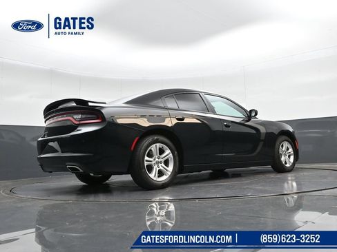 Used 2019 Dodge Charger SXT image 31