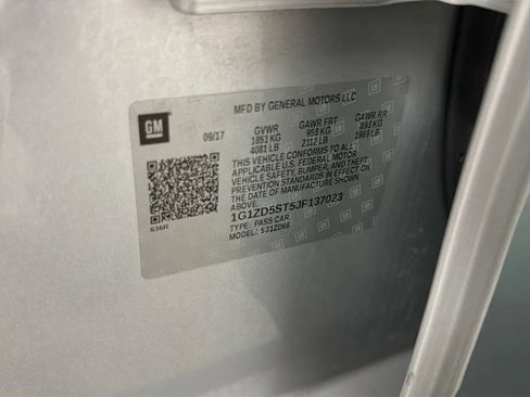 Used 2018 Chevrolet Malibu LT FWD image 23
