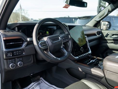 Used 2025 GMC Yukon Denali image 21