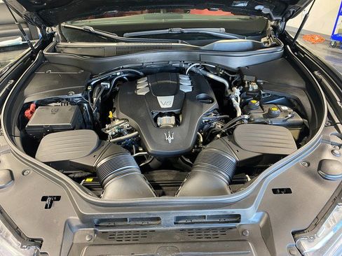 Used 2018 Maserati Levante GranSport image 23