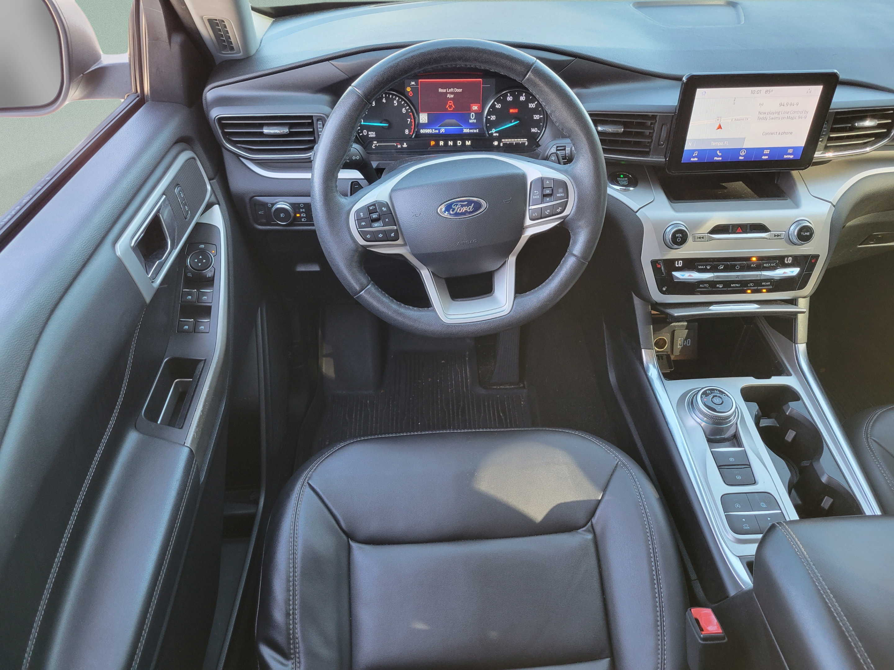 Used 2021 Ford Explorer XLT w/ Equipment Group 202A RWD image 8