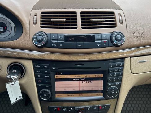 Used 2009 Mercedes-Benz E 350 Sedan image 15