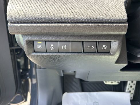 Used 2026 Toyota Camry SE image 7