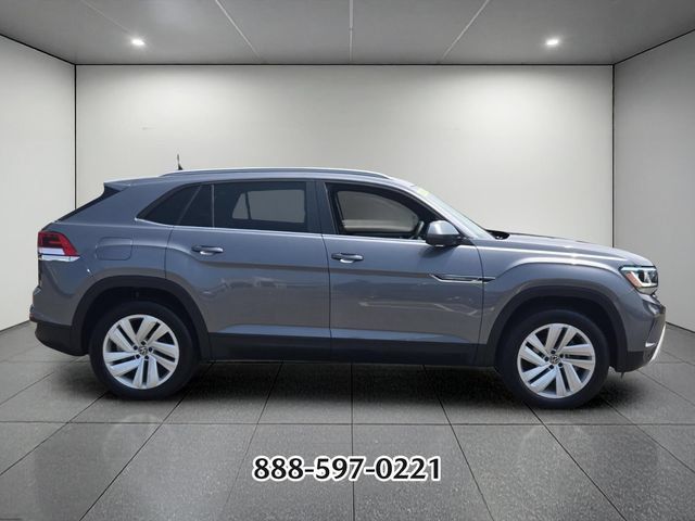 Used 2022 Volkswagen Atlas Cross Sport SE w/ Panoramic Sunroof Package FWD image 6