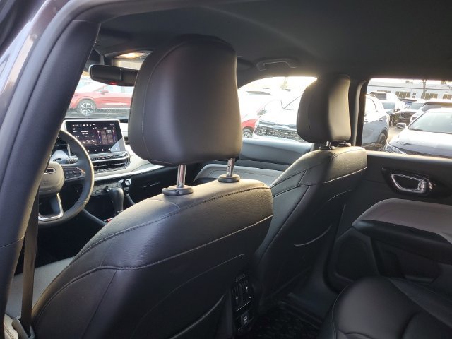 Used 2024 Jeep Compass Limited AWD/4WD image 10
