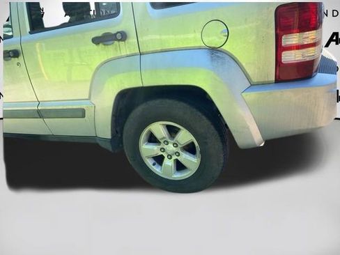 Used 2010 Jeep Liberty Sport w/ Popular Equipment Group AWD/4WD image 14
