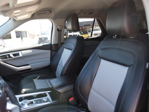 Used 2023 Ford Explorer XLT w/ Equipment Group 202A image 16