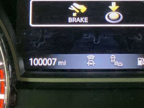 Used 2019 Nissan Pathfinder SL AWD/4WD image 18