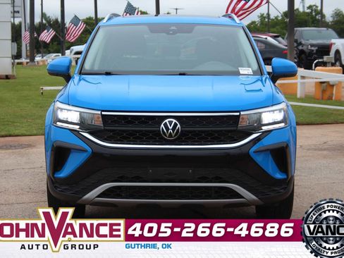 Used 2023 Volkswagen Taos SE AWD/4WD image 3