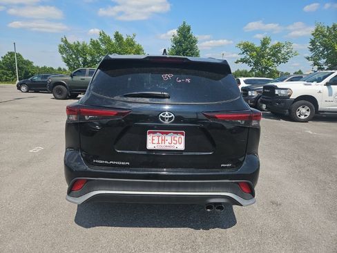 Used 2025 Toyota Highlander XSE AWD/4WD image 6