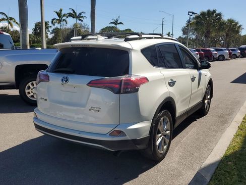 Used 2018 Toyota RAV4 Limited image 5