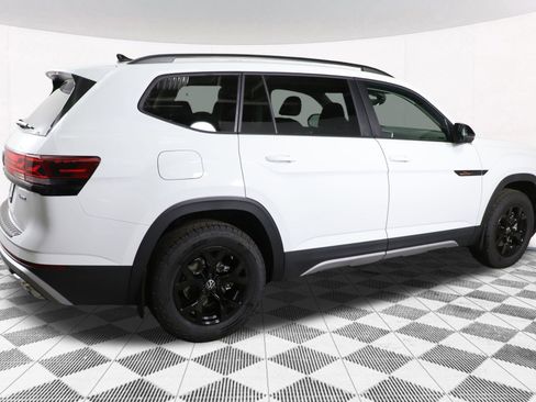 Used 2025 Volkswagen Atlas Peak Edition SE image 25