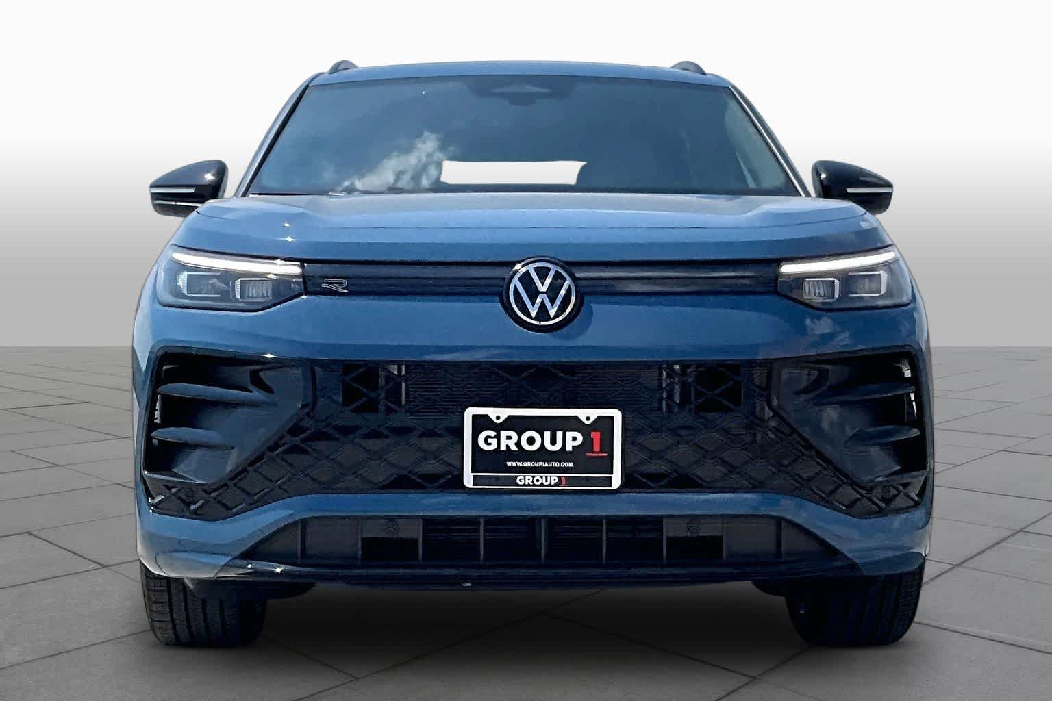 New 2026 Volkswagen Tiguan SE R-Line FWD image 3