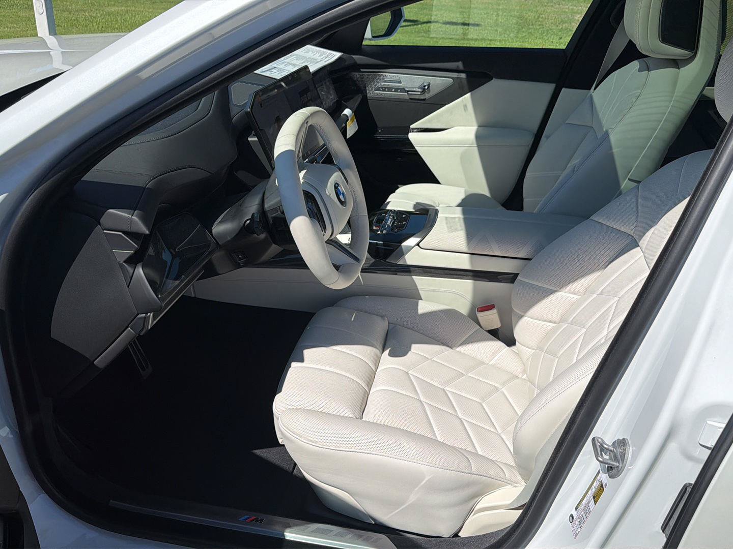 New 2027 BMW 740i RWD image 10