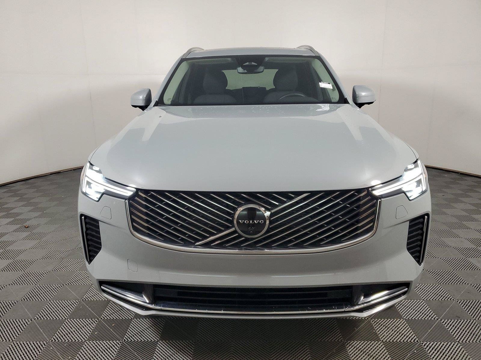 Certified 2026 Volvo XC90 B6 Plus AWD/4WD image 2